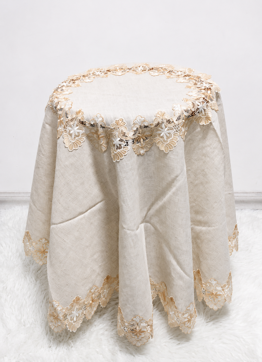 Mantel Redondo 180x180cm Bordado Kingo