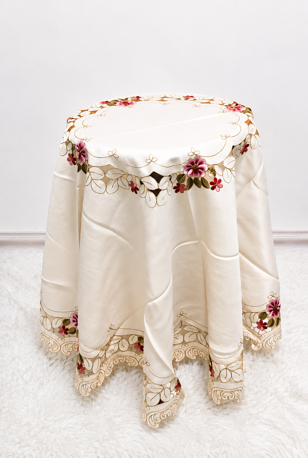 Mantel Redondo 180x180cm Bordado Kingo