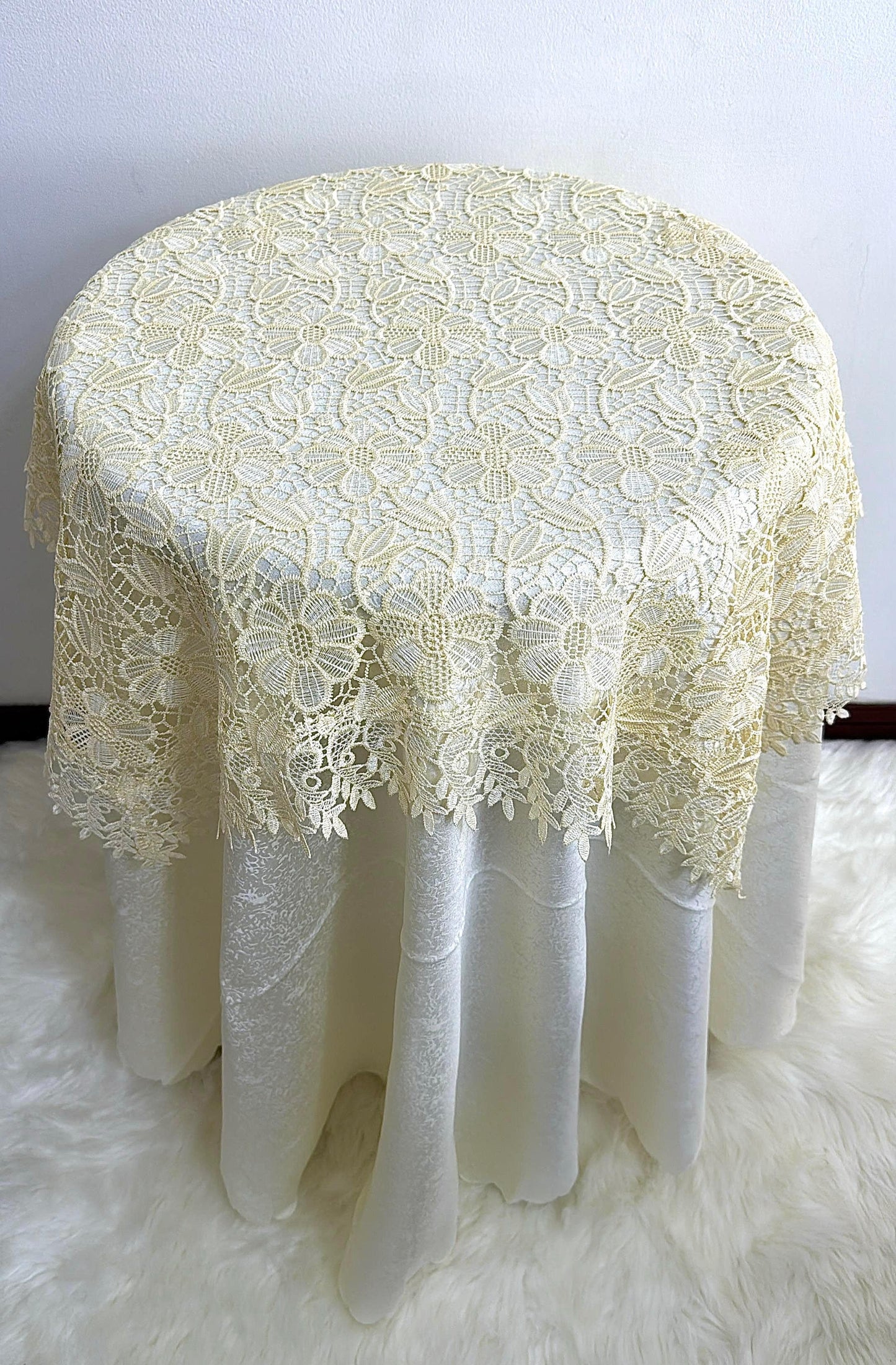 Carpeta Para Mesa Coqueta 90x90cm Guipure