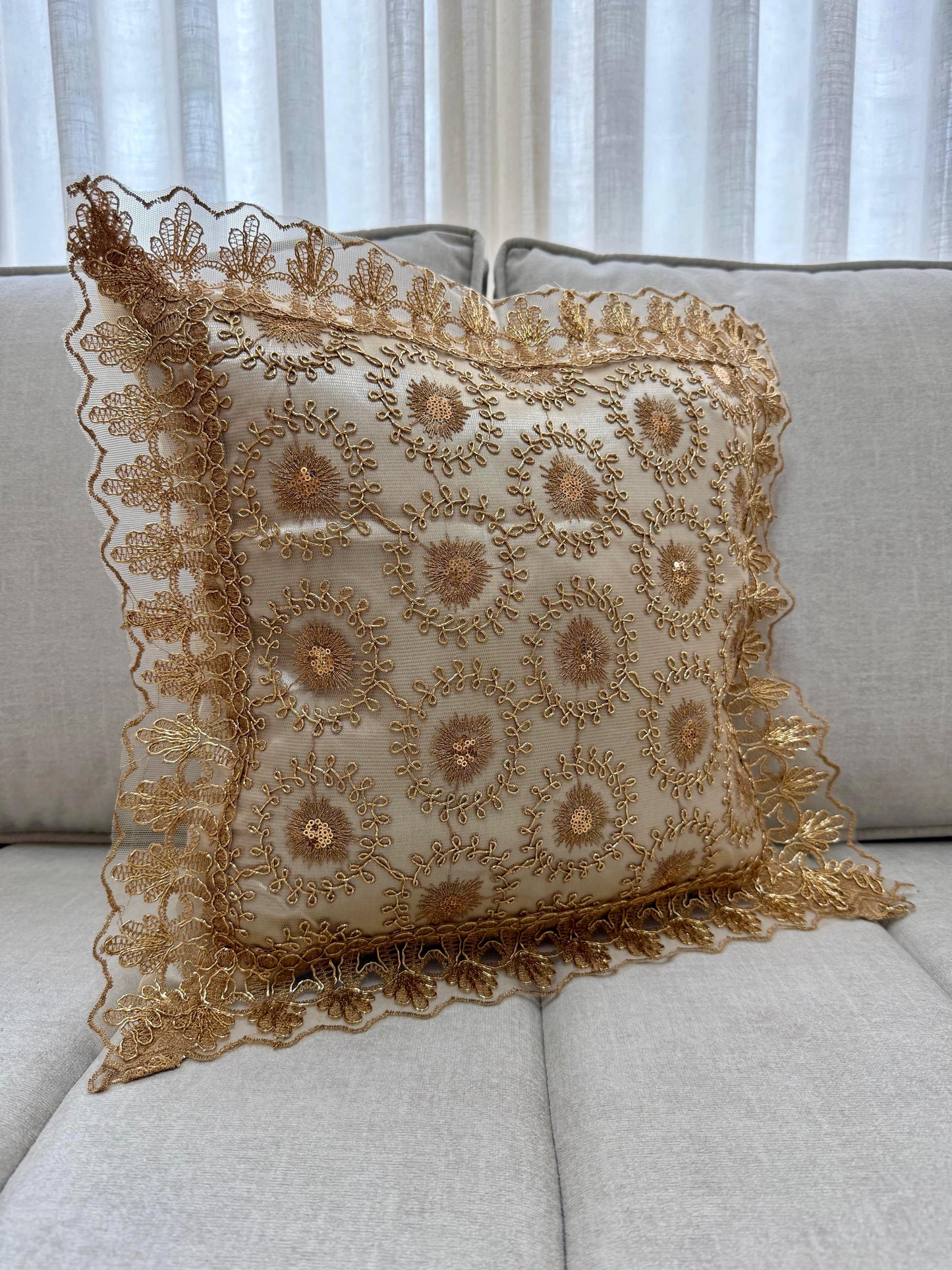 Forro de Cojín Hilos Dorados y Plateados 45x45cm Kingo